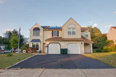Photo of 2 Fieldcrest Way, Freehold, NJ 07728 (MLS # 22530229)
