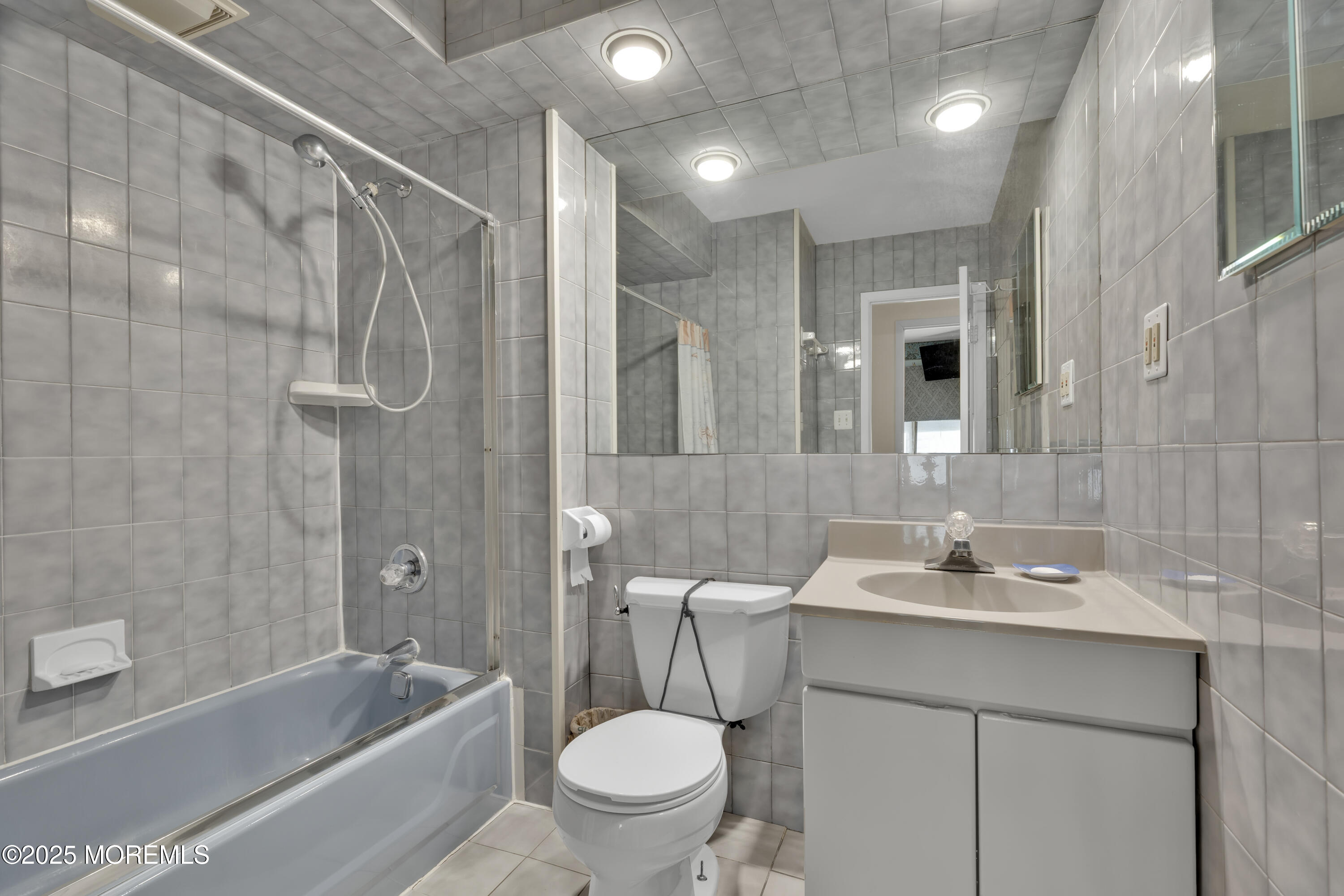 55 Sapphire Lane, Matawan, New Jersey image 15