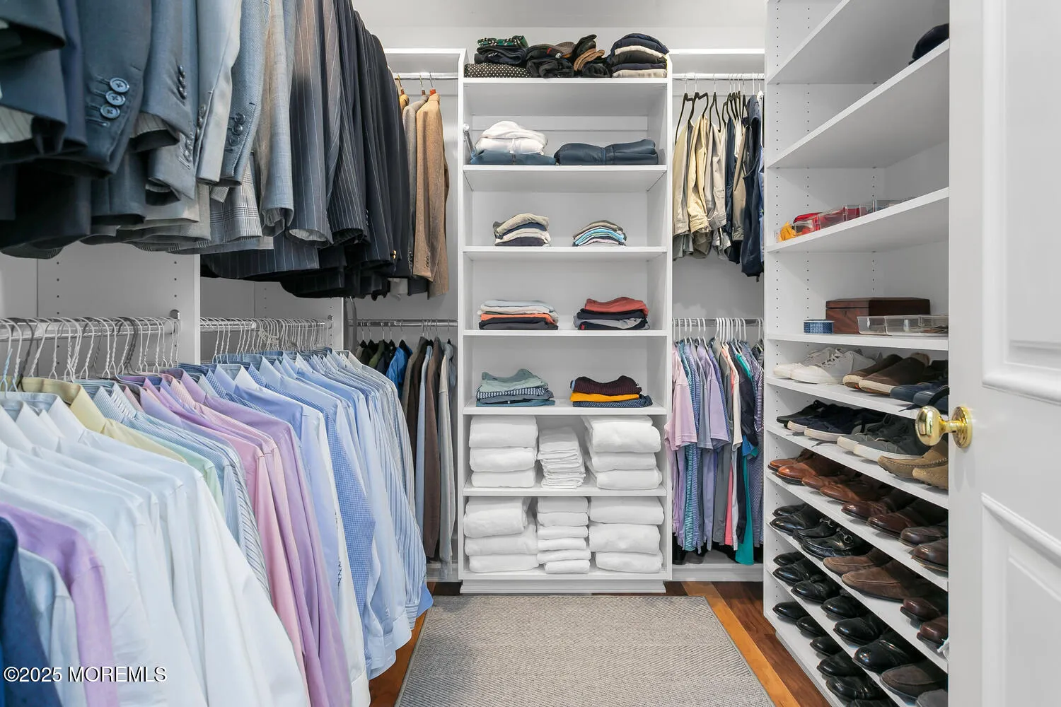 Rumson, New Jersey 07760, United States, 5 Bedrooms Bedrooms, ,7 BathroomsBathrooms,Residential,Active,196272