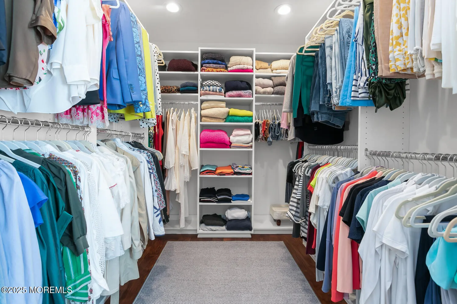 Rumson, New Jersey 07760, United States, 5 Bedrooms Bedrooms, ,7 BathroomsBathrooms,Residential,Active,196272