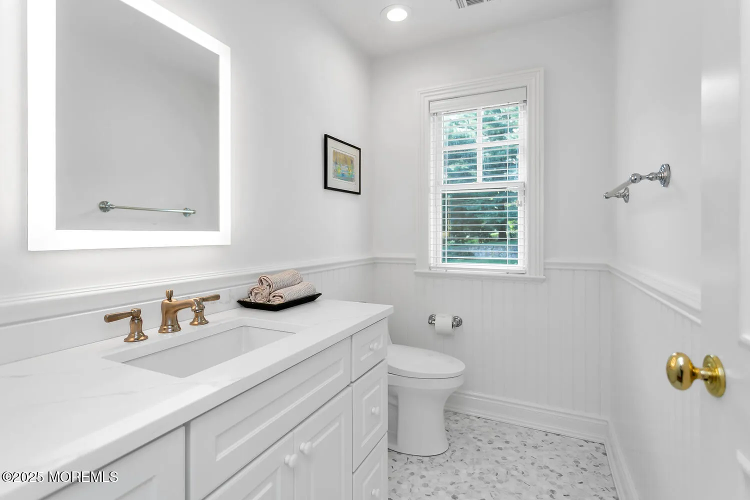 Rumson, New Jersey 07760, United States, 5 Bedrooms Bedrooms, ,7 BathroomsBathrooms,Residential,Active,196272