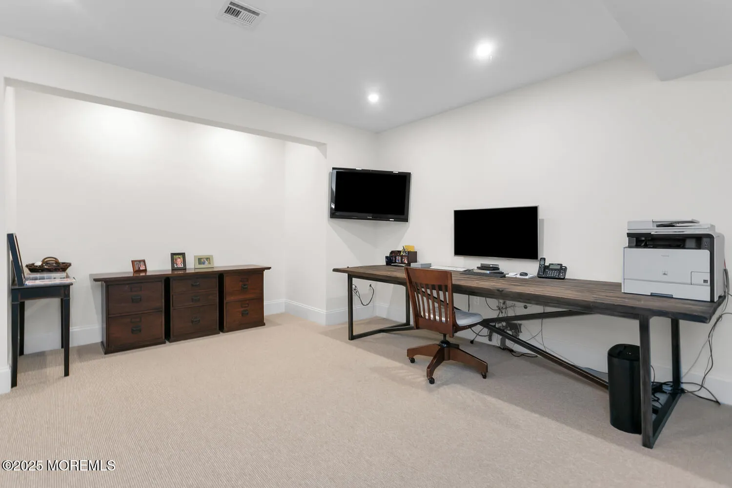 Rumson, New Jersey 07760, United States, 5 Bedrooms Bedrooms, ,7 BathroomsBathrooms,Residential,Active,196272