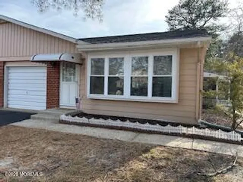 10 B Lexington Drive, Manchester, NJ 08759 - #: 22601300