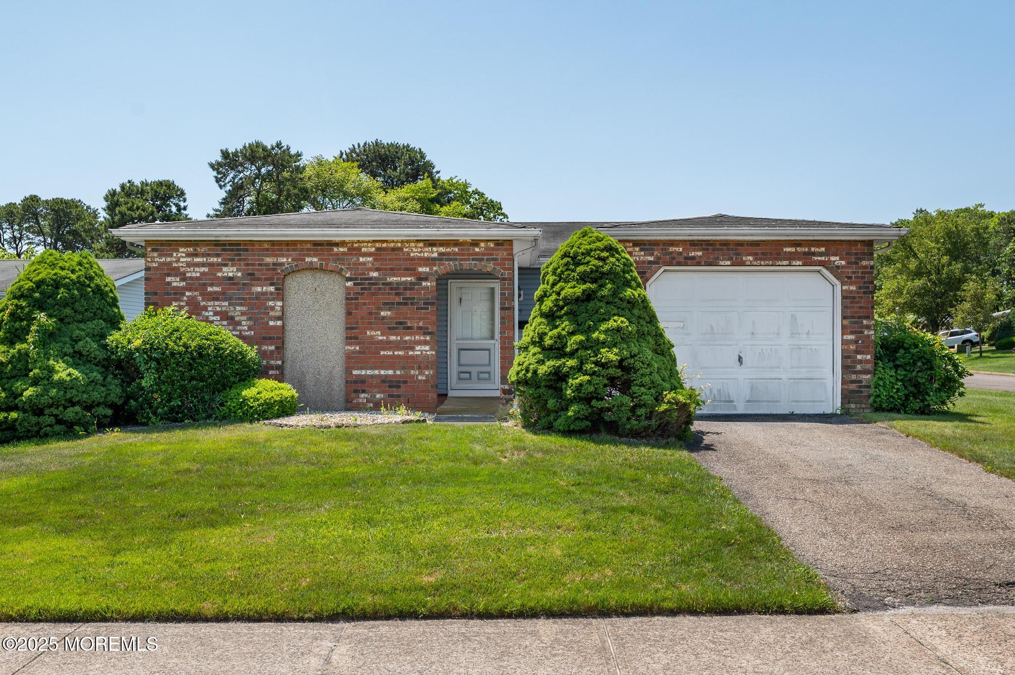 19 Clay Circle, Brick, New Jersey image 1