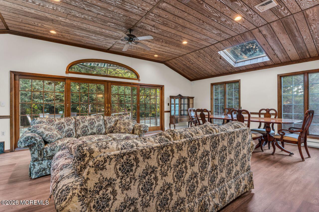484 Apple Valley Drive