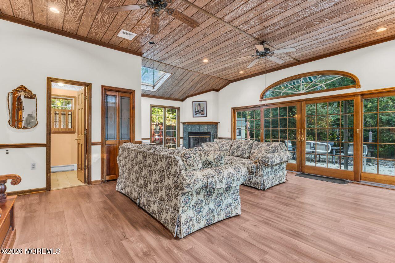 484 Apple Valley Drive