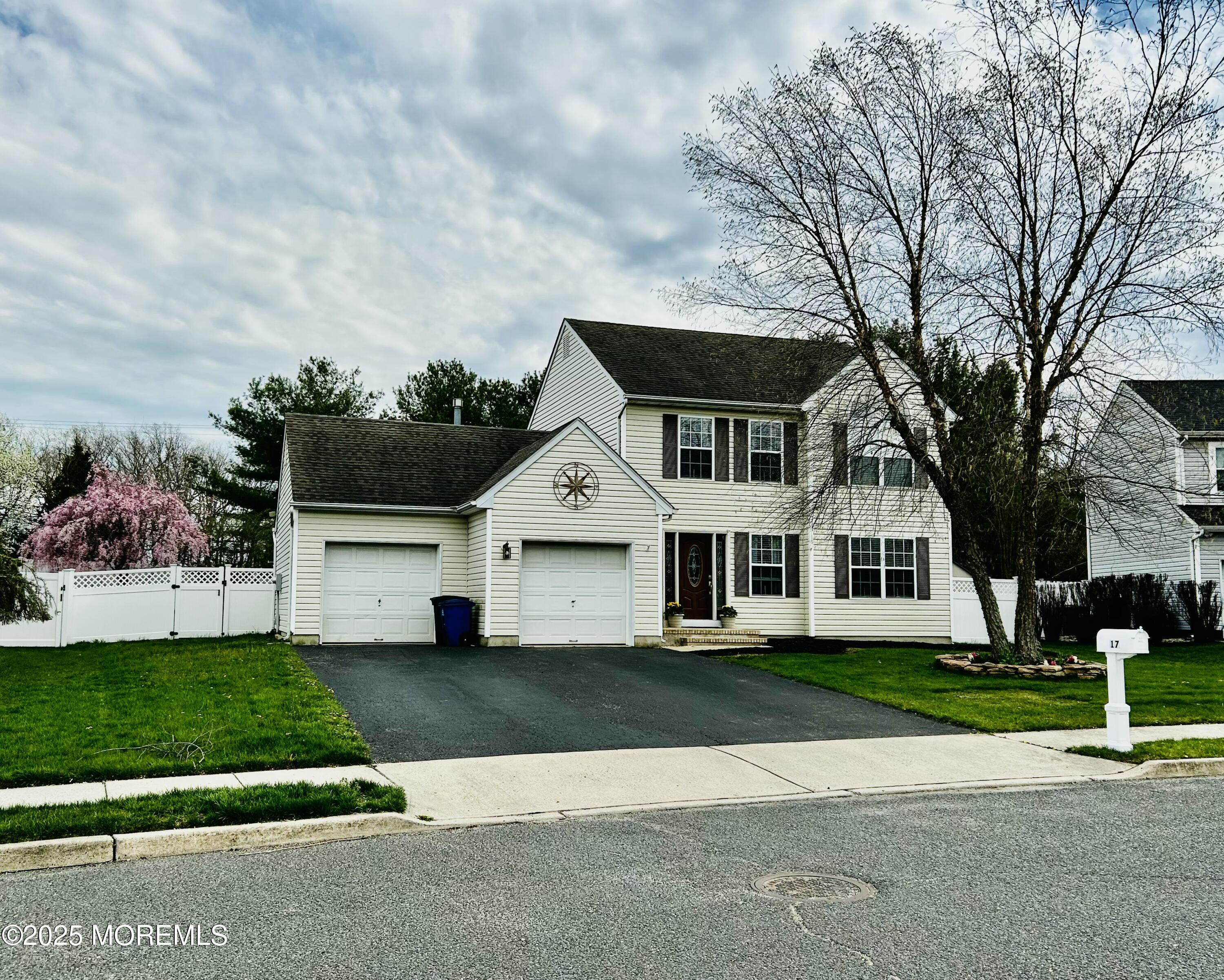 17 Crater Lake Road, Howell, New Jersey image 1