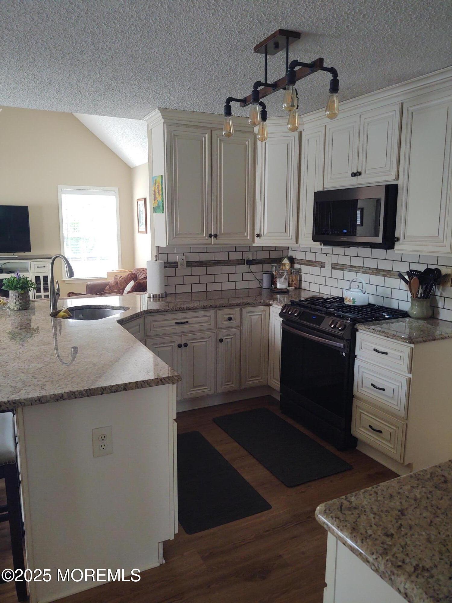 17 Crater Lake Road, Howell, New Jersey image 4
