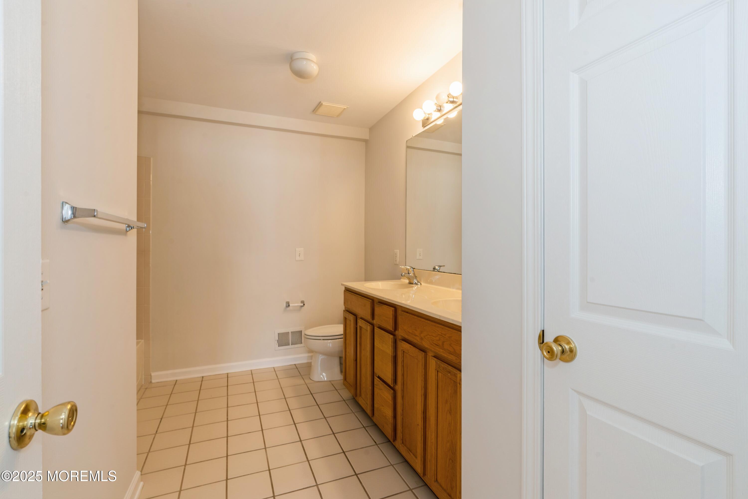 6 Ruby Court, Jersey City, New Jersey image 14