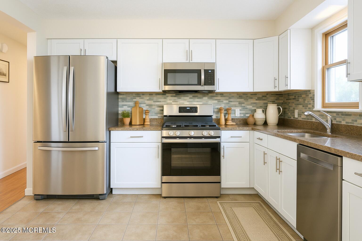 216 Hamilton Drive, Toms River, New Jersey image 3