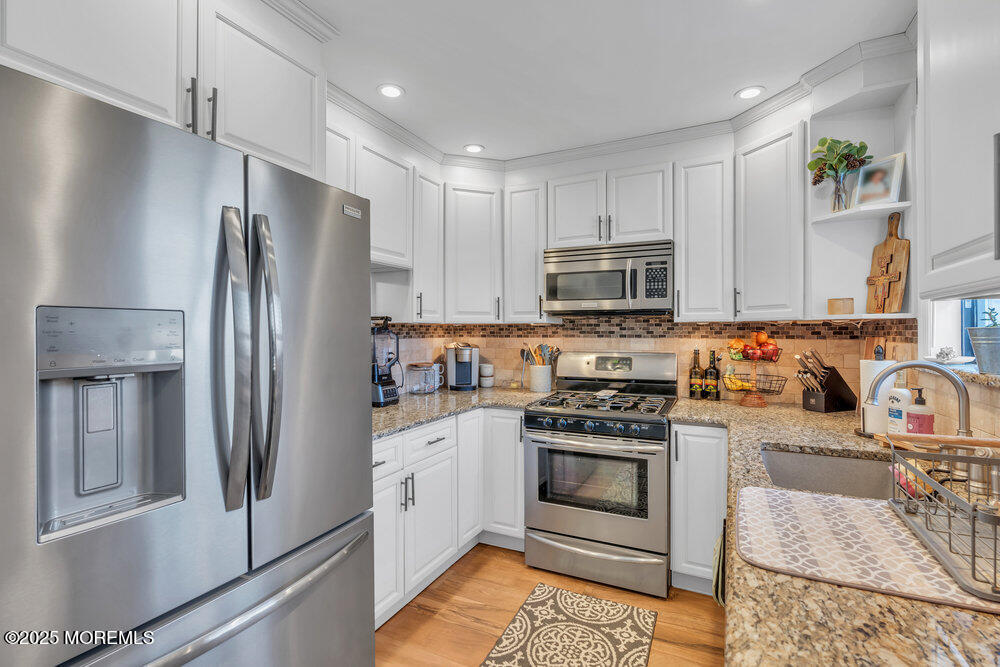 263 Clubhouse Drive, Middletown, New Jersey image 14