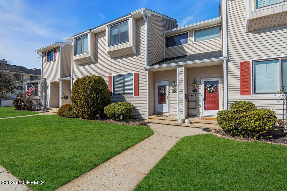 263 Clubhouse Drive, Middletown, New Jersey image 2