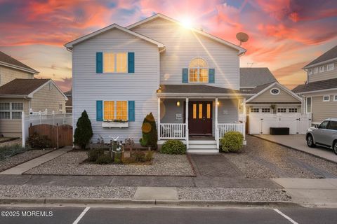 16 Brown Avenue Lavallette NJ 08735