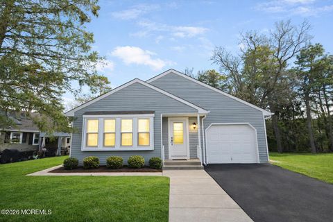 Homes For Sale - 8 Abbey Lane<br/> Manchester, NJ 08759