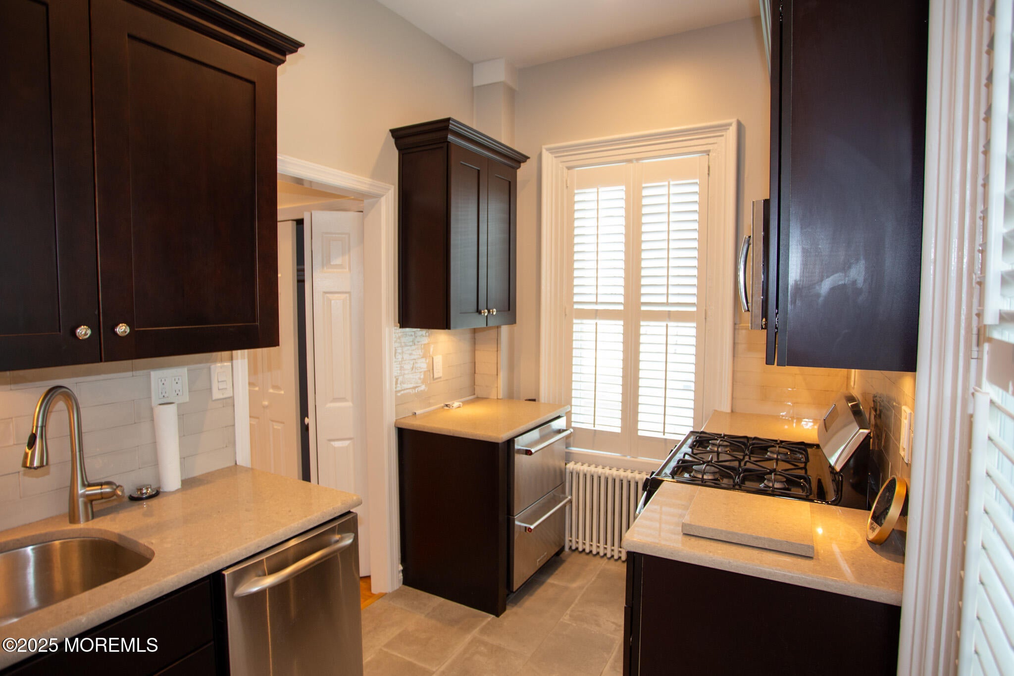 6 3rd Avenue 2