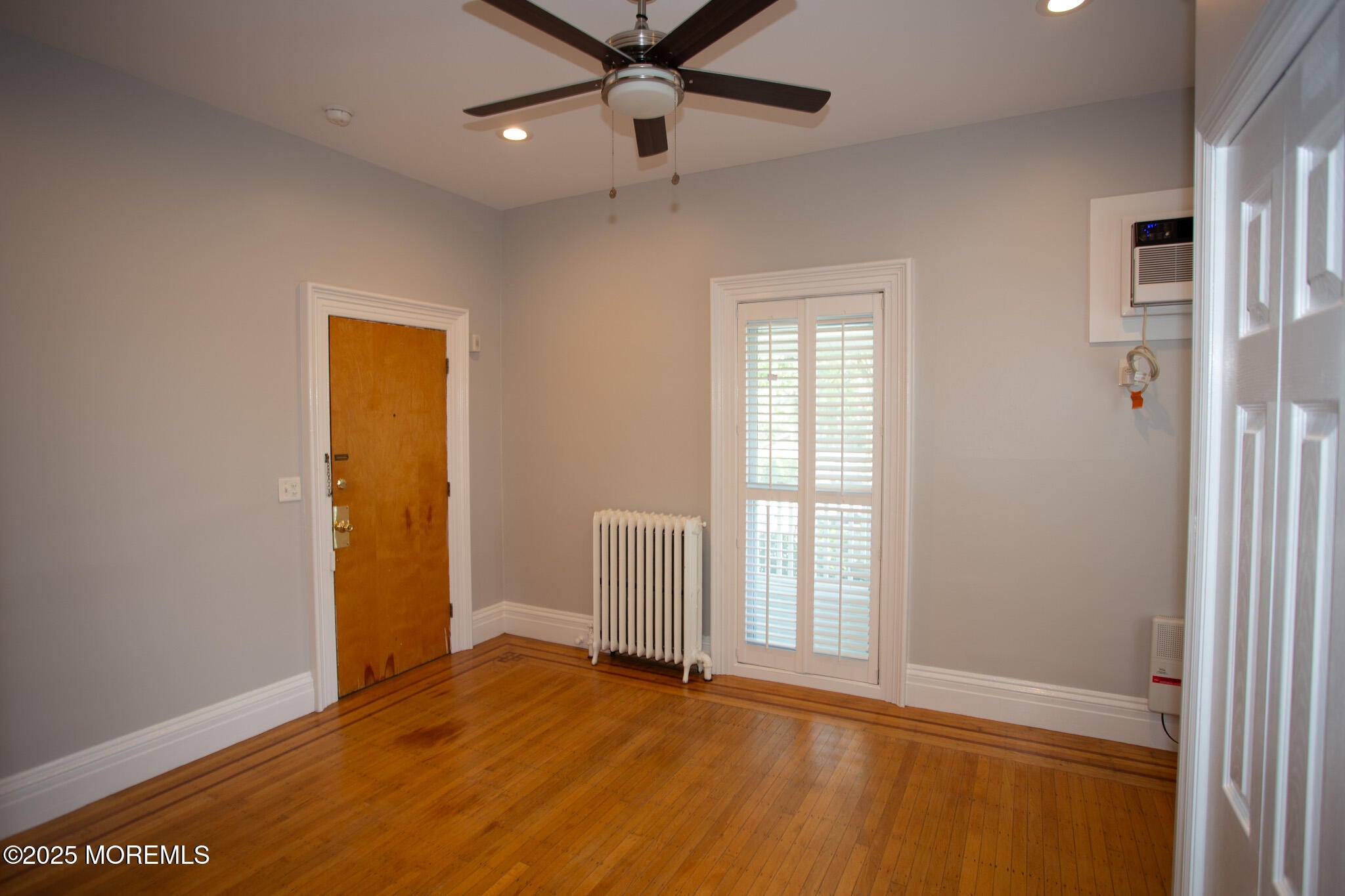 6 3rd Avenue 2