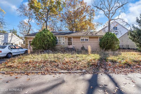 Homes For Sale - 126 14th Street<br/> Ocean County, Lakewood, NJ 08701