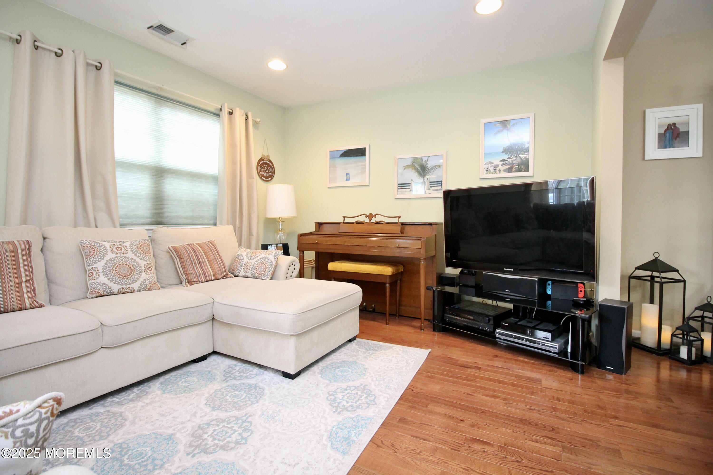 99 Watson Court #1000, Howell, New Jersey image 8