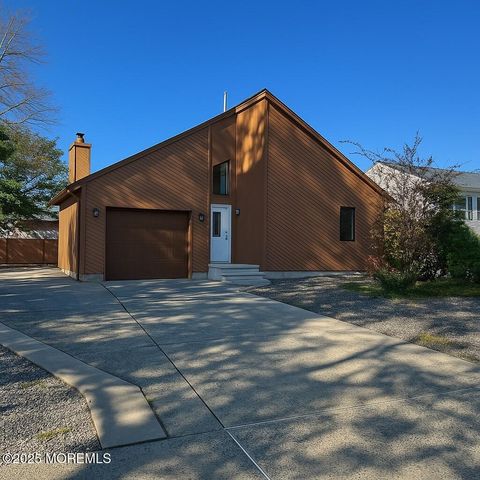 Photo of 21 Mary Ann Drive, Brick, NJ 08723 (MLS # 22531592)