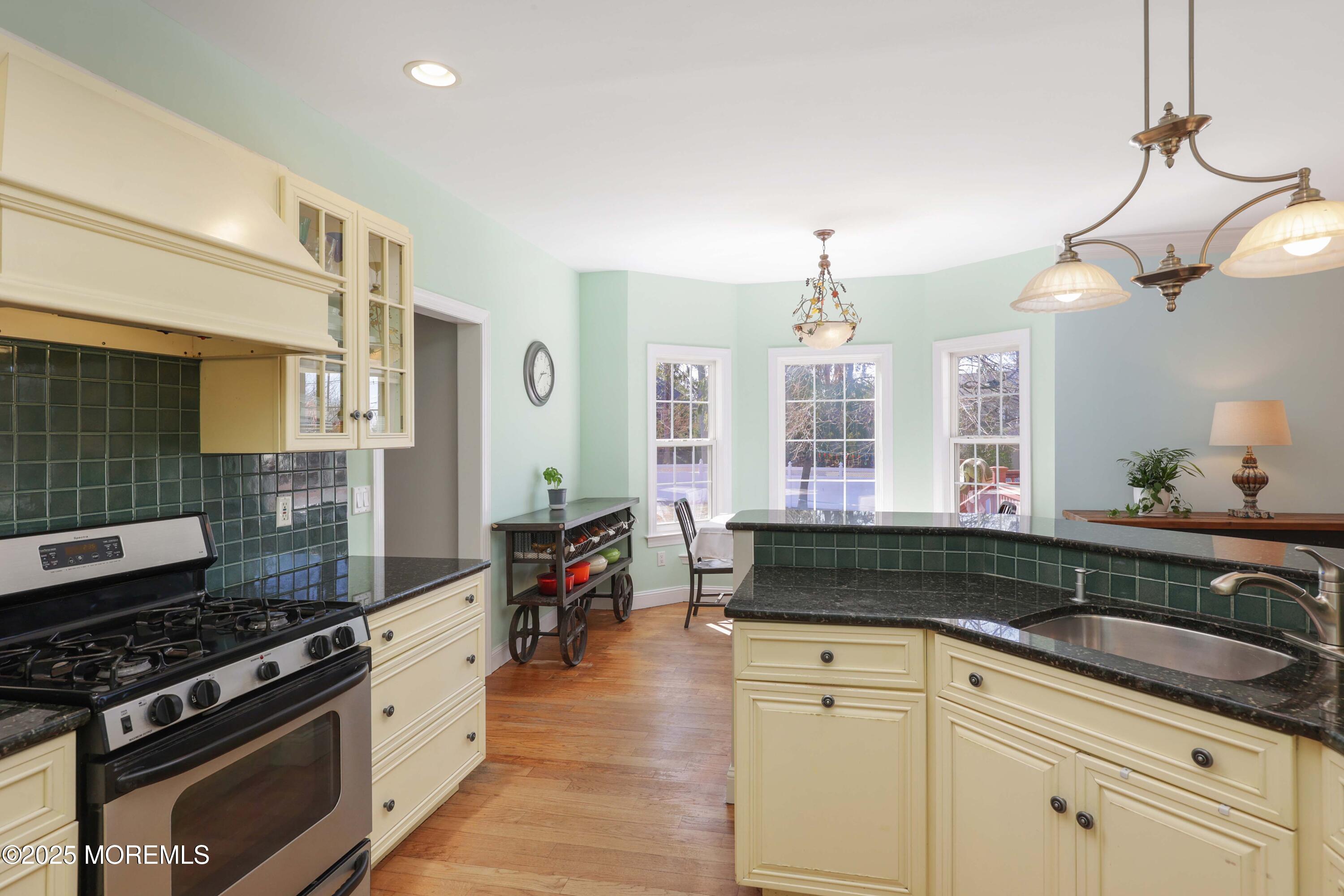 8 Oak Leaf Drive, Belford, New Jersey image 13