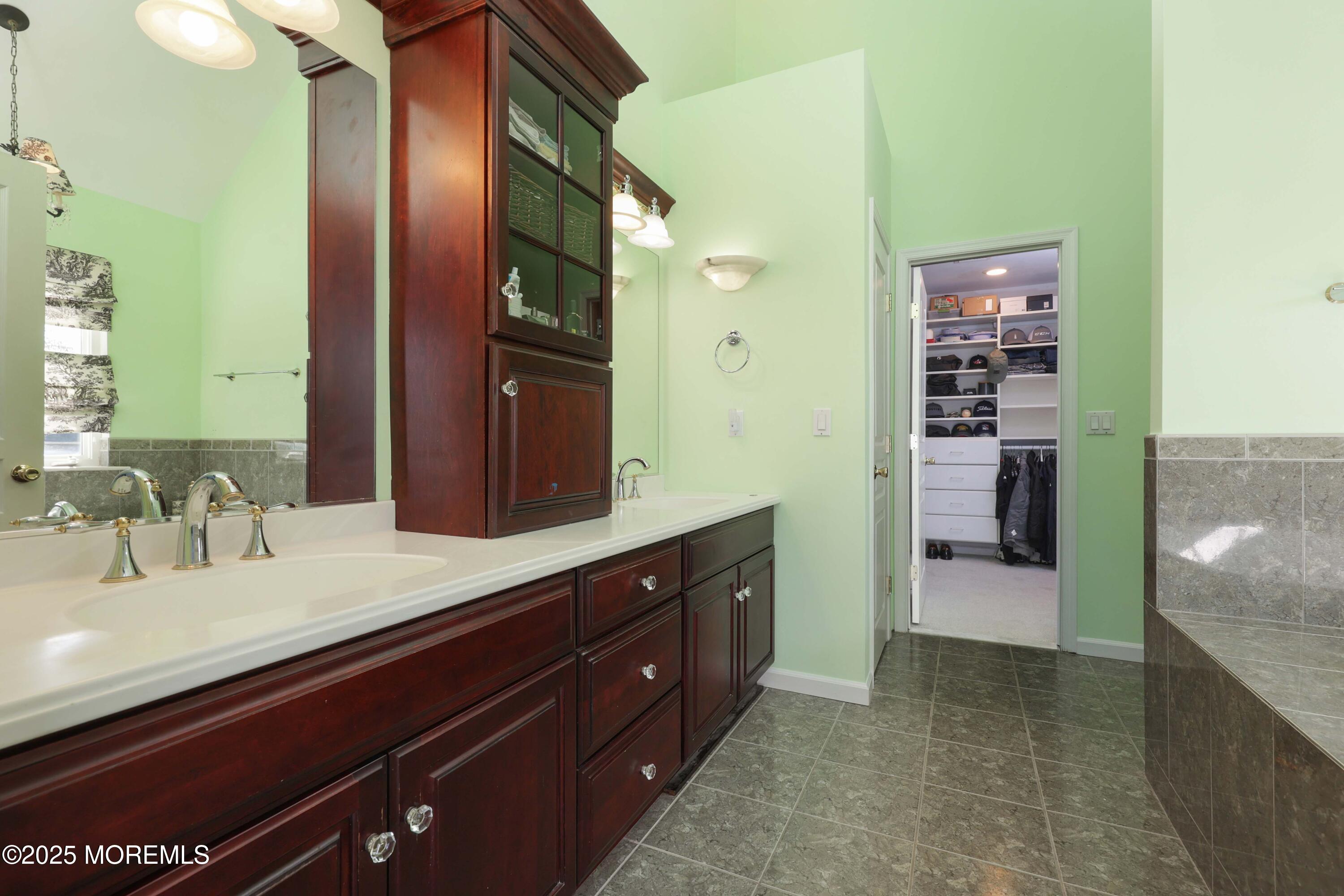 8 Oak Leaf Drive, Belford, New Jersey image 33