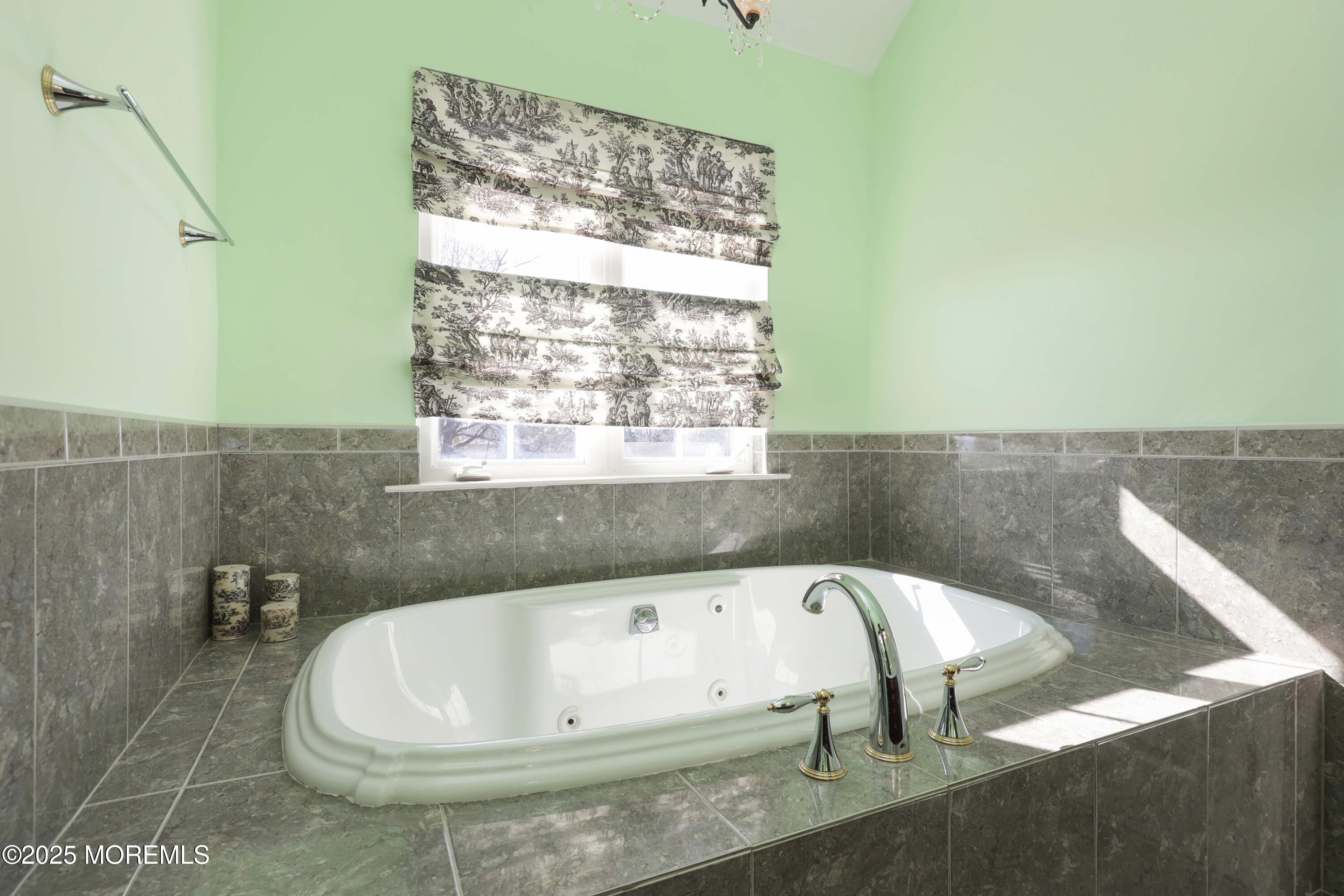 8 Oak Leaf Drive, Belford, New Jersey image 34