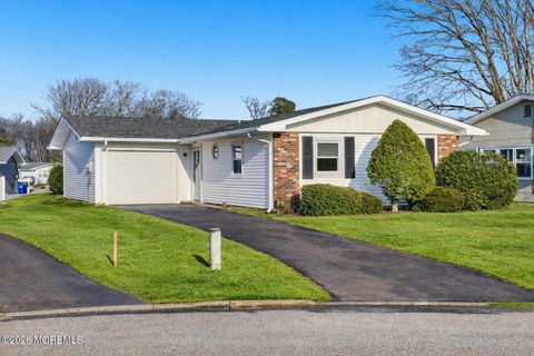 Homes For Sale - 6 Hardy Court<br/> Brick, NJ 08724