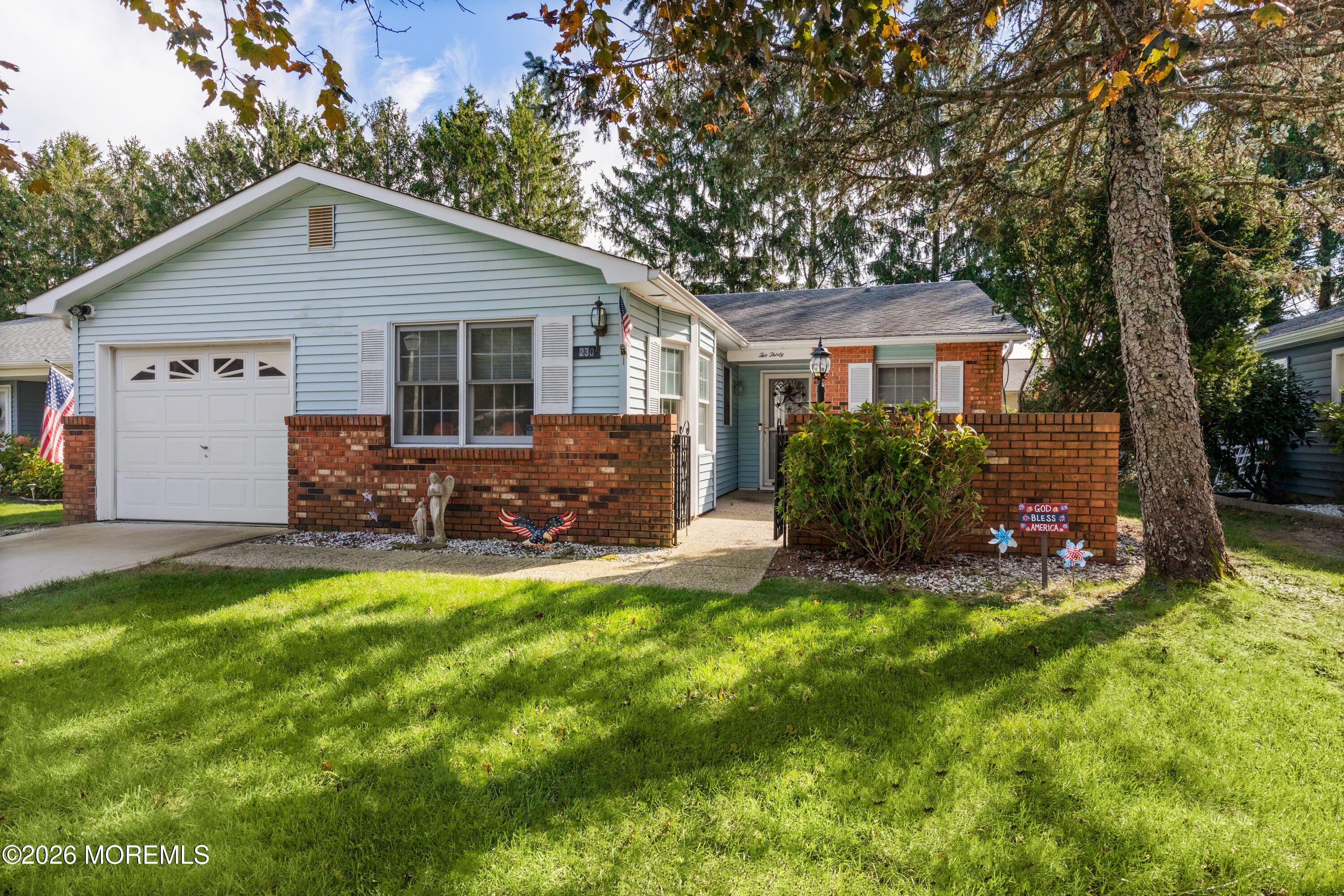 230 Lions Head South Boulevard S