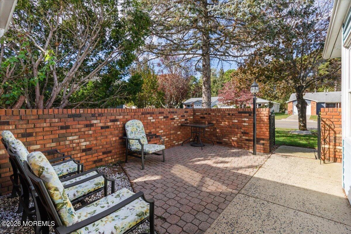 230 Lions Head South Boulevard S