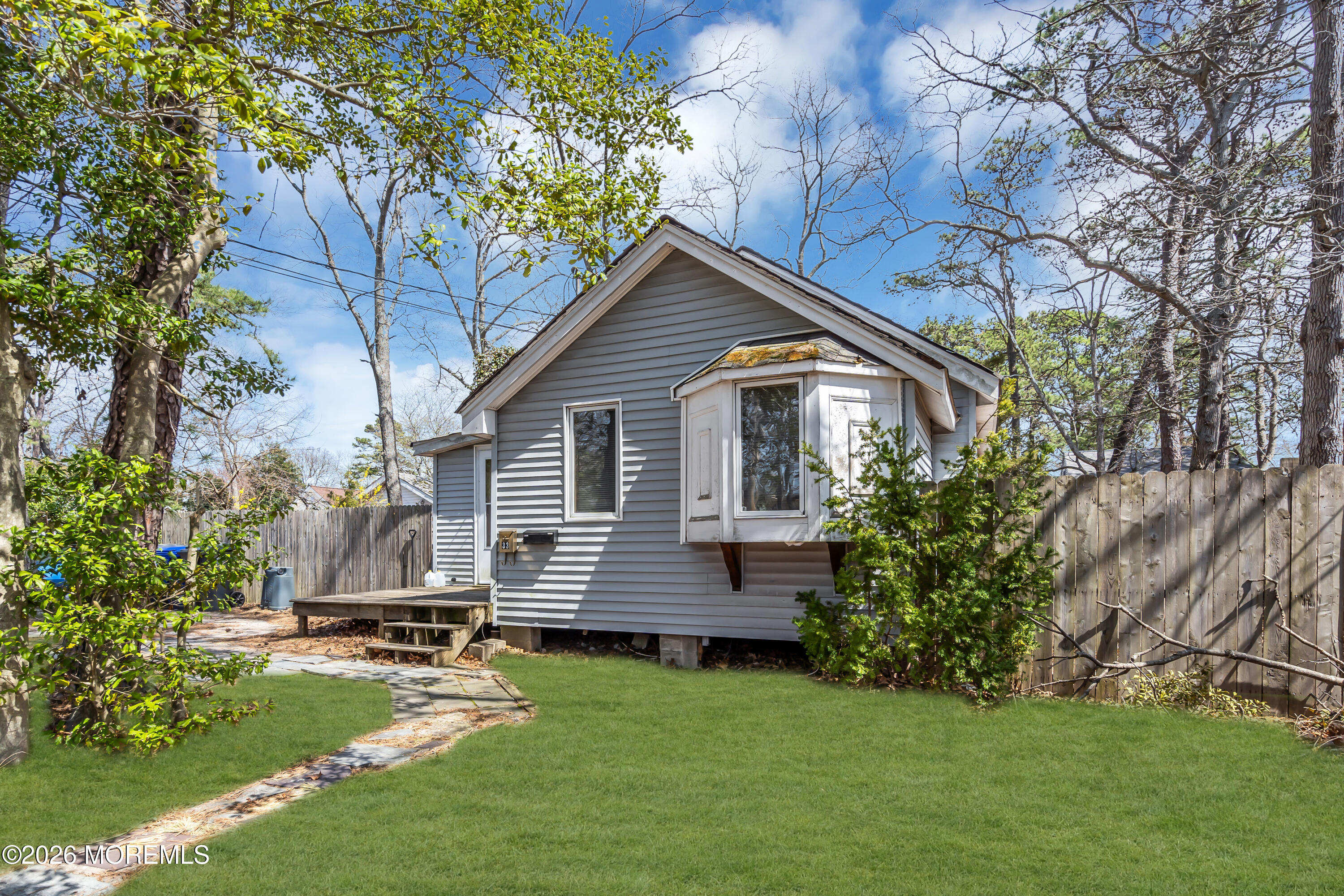 33 Wintergreen Avenue