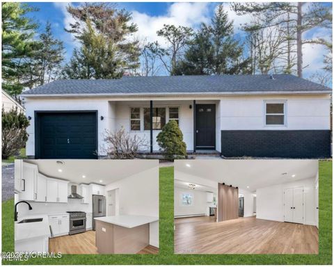 Homes For Sale - 6 Stanford Drive<br/> Ocean County, Toms River, NJ 08757