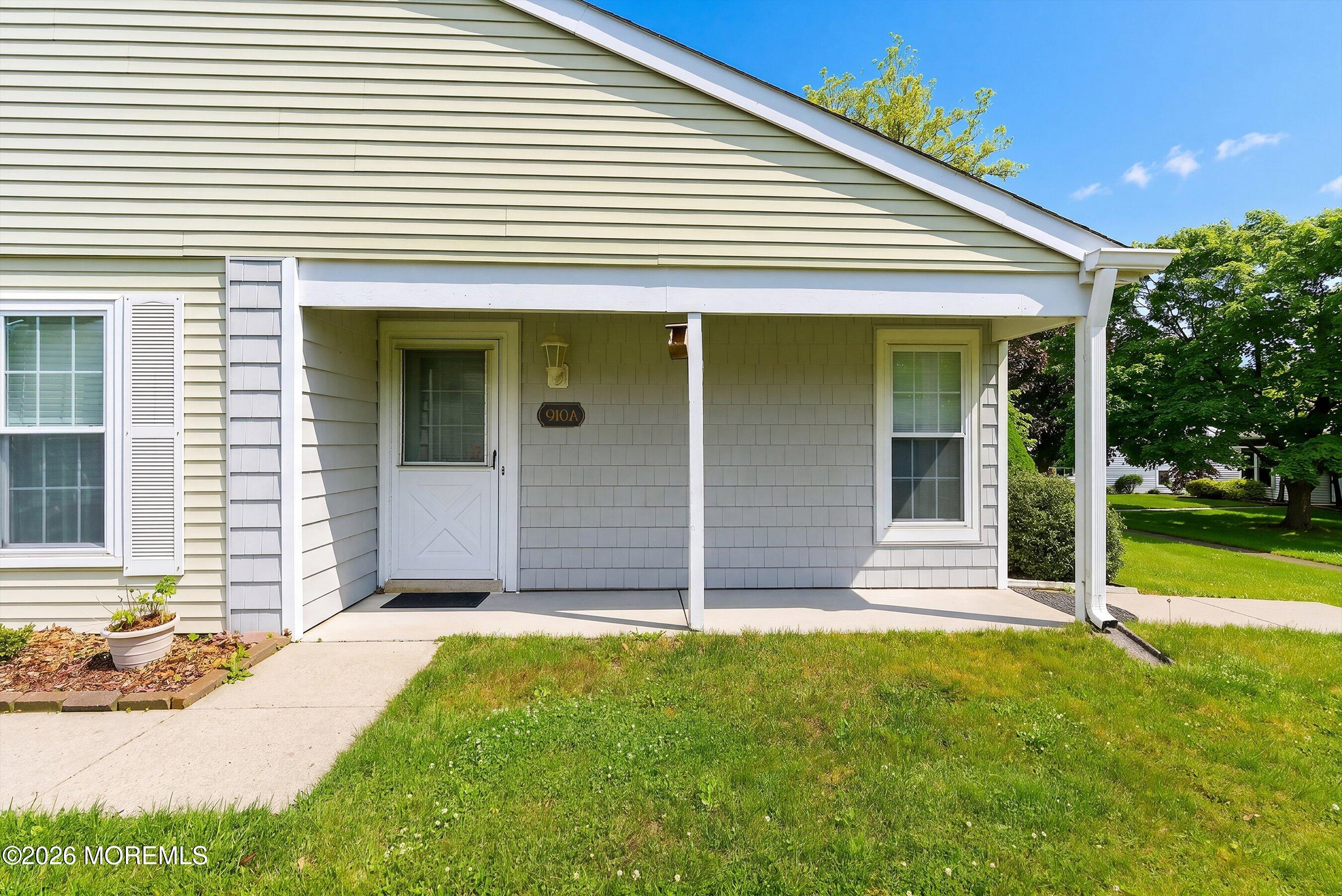 910A Liverpool Circle