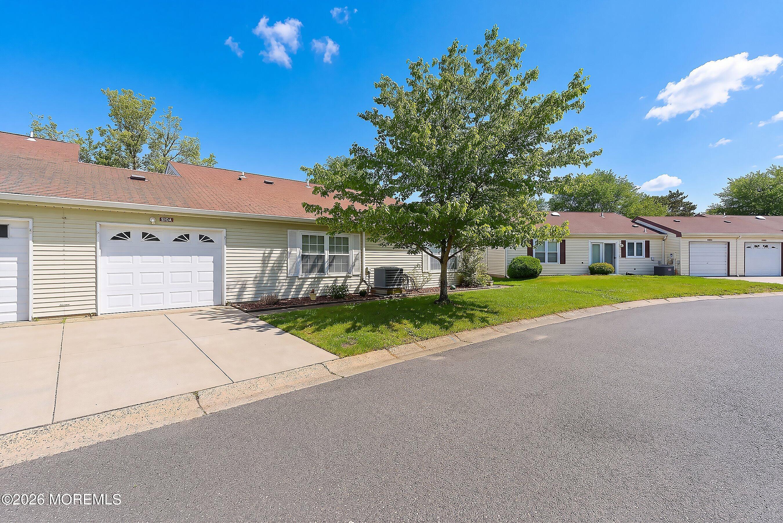 910A Liverpool Circle