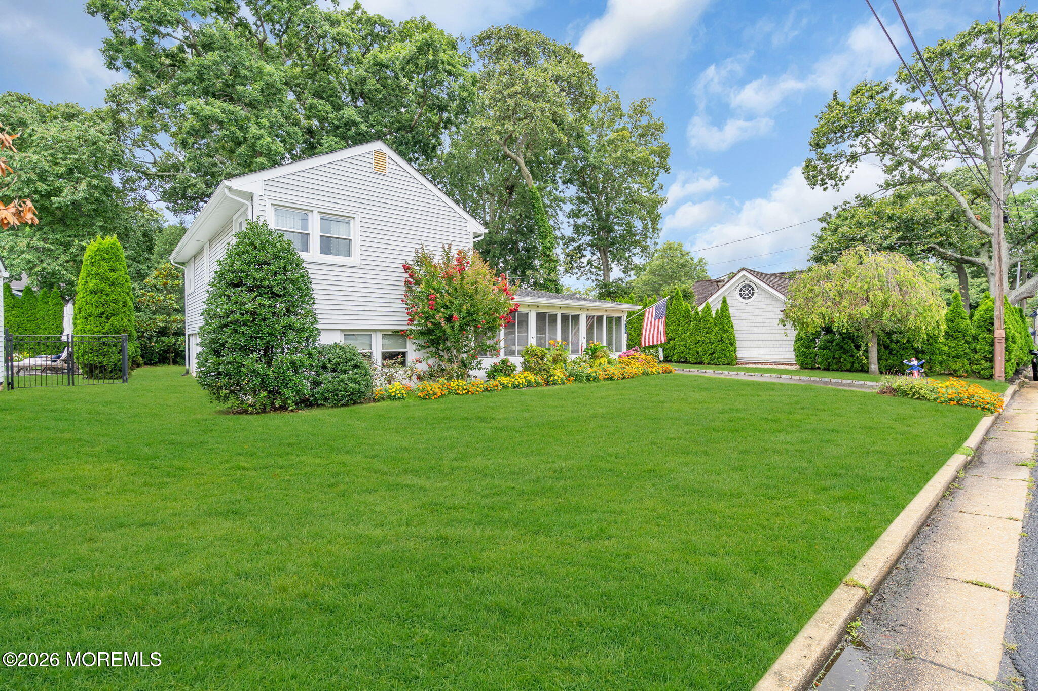 2125 Edgewood Place