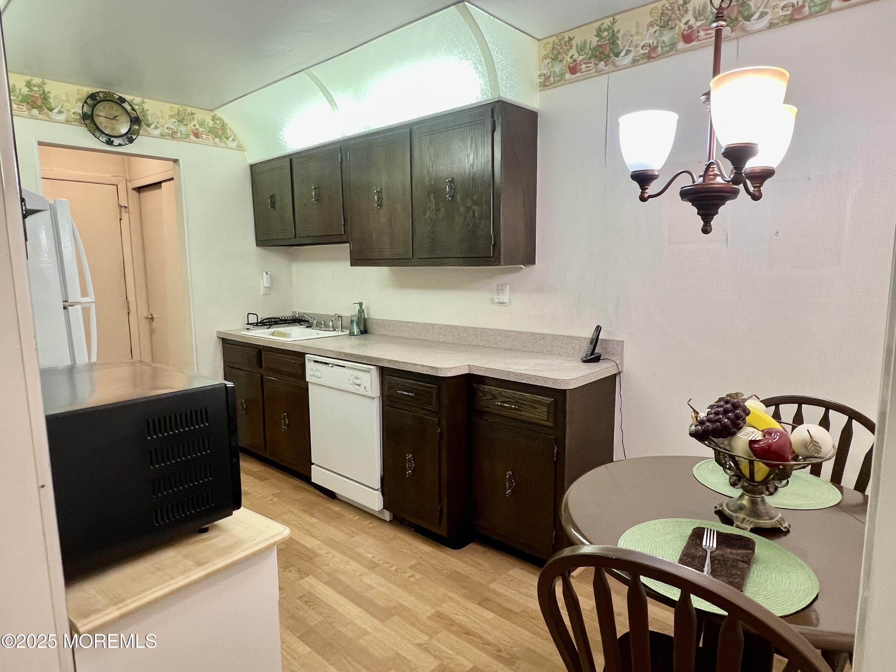 65 Overlook Way #E, Manalapan, New Jersey image 12