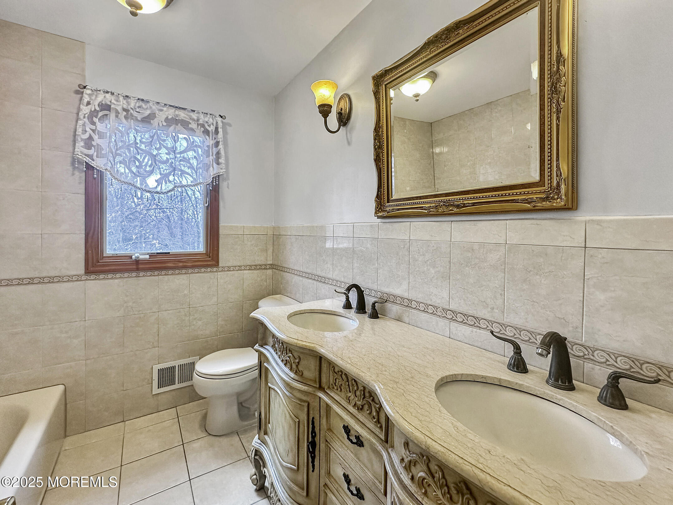 23 Duncan Drive, Marlboro, New Jersey image 28