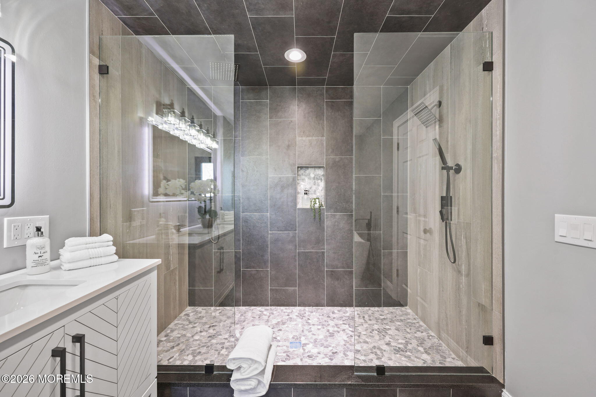 Morganville, New Jersey, 07751, United States, 5 Bedrooms Bedrooms, ,4 BathroomsBathrooms,Residential,Active,2035554