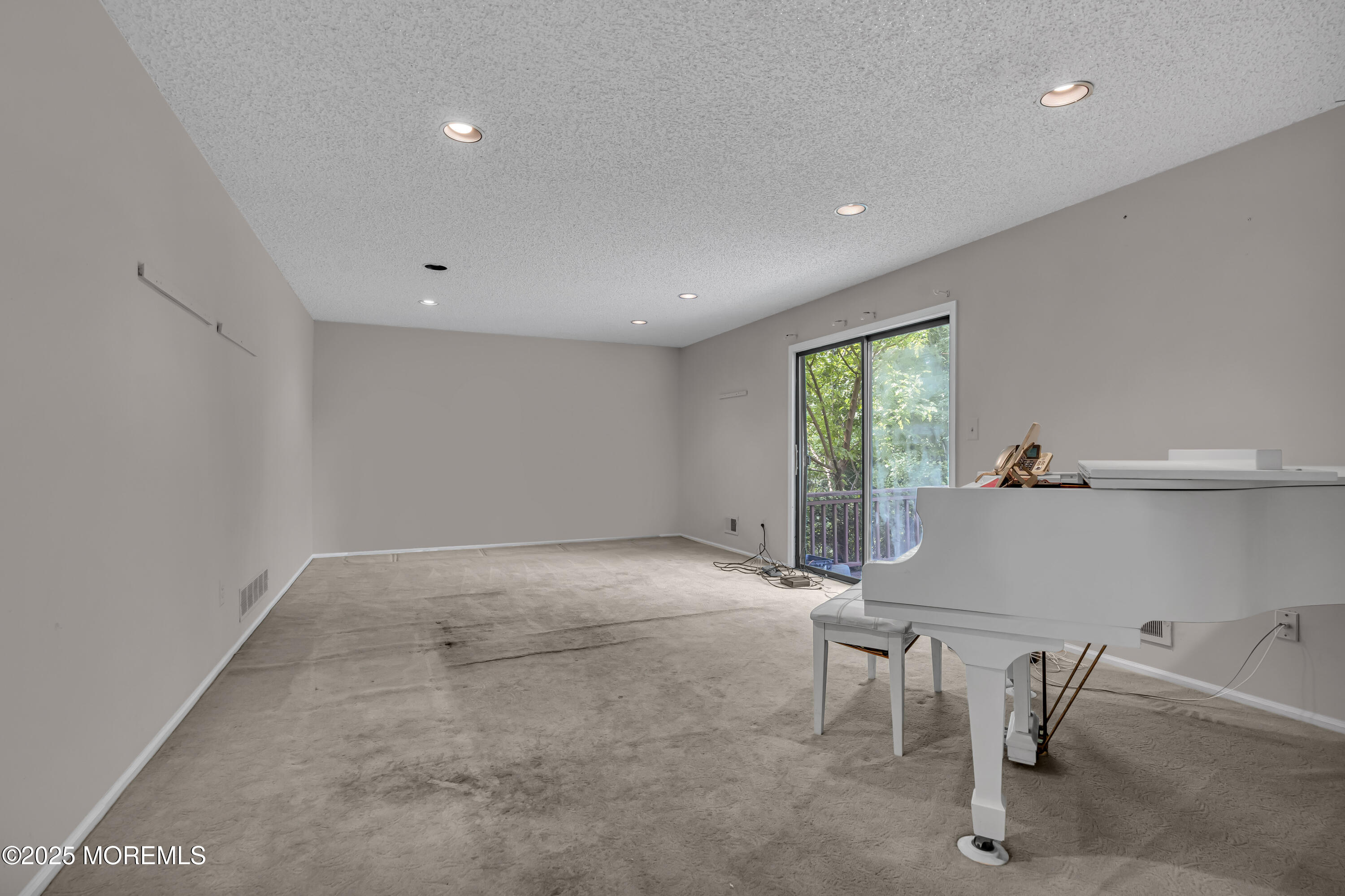 12 Jack Lane, Marlboro, New Jersey image 16