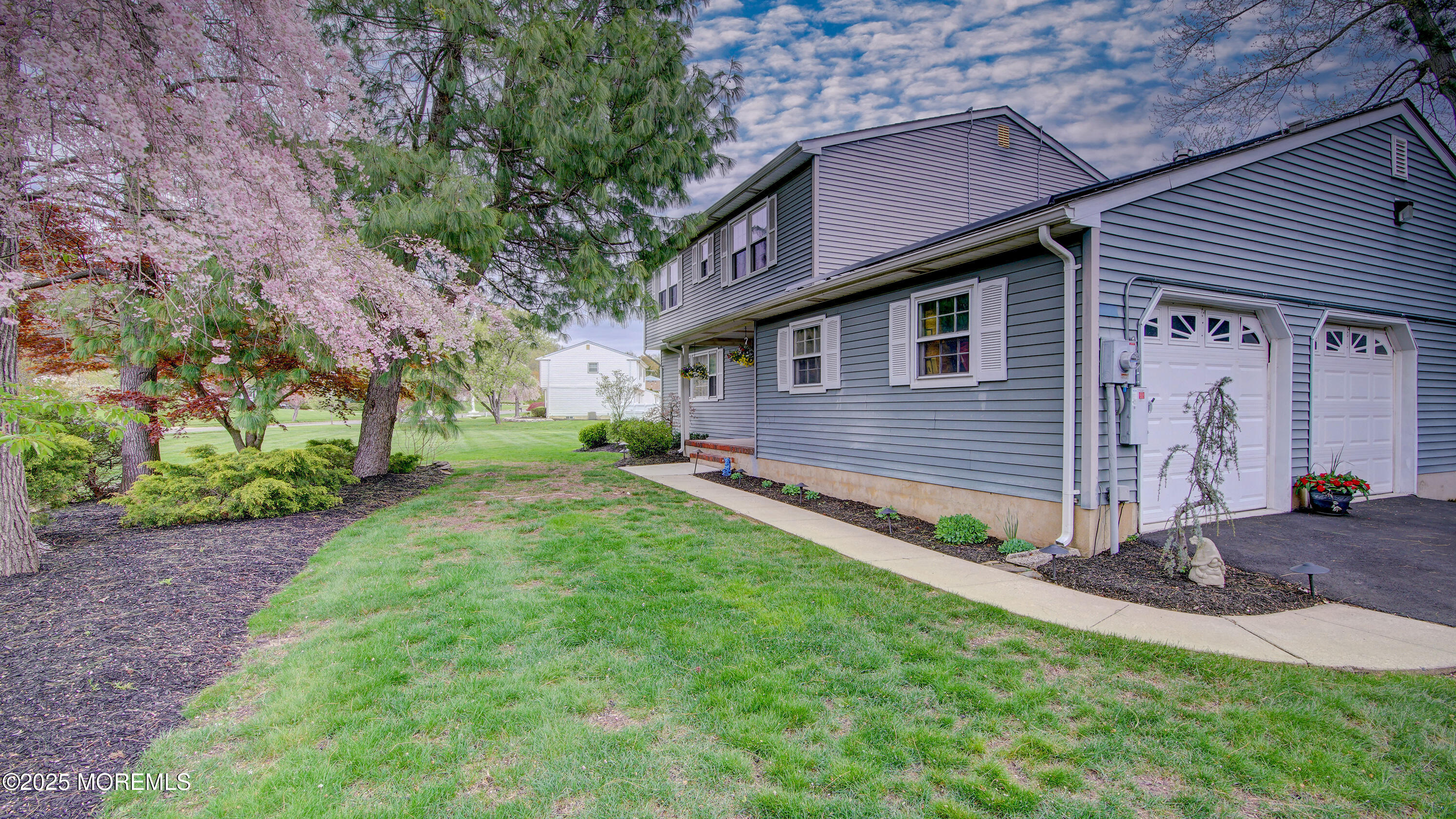 17 Florence Drive, Monroe Township, New Jersey image 1