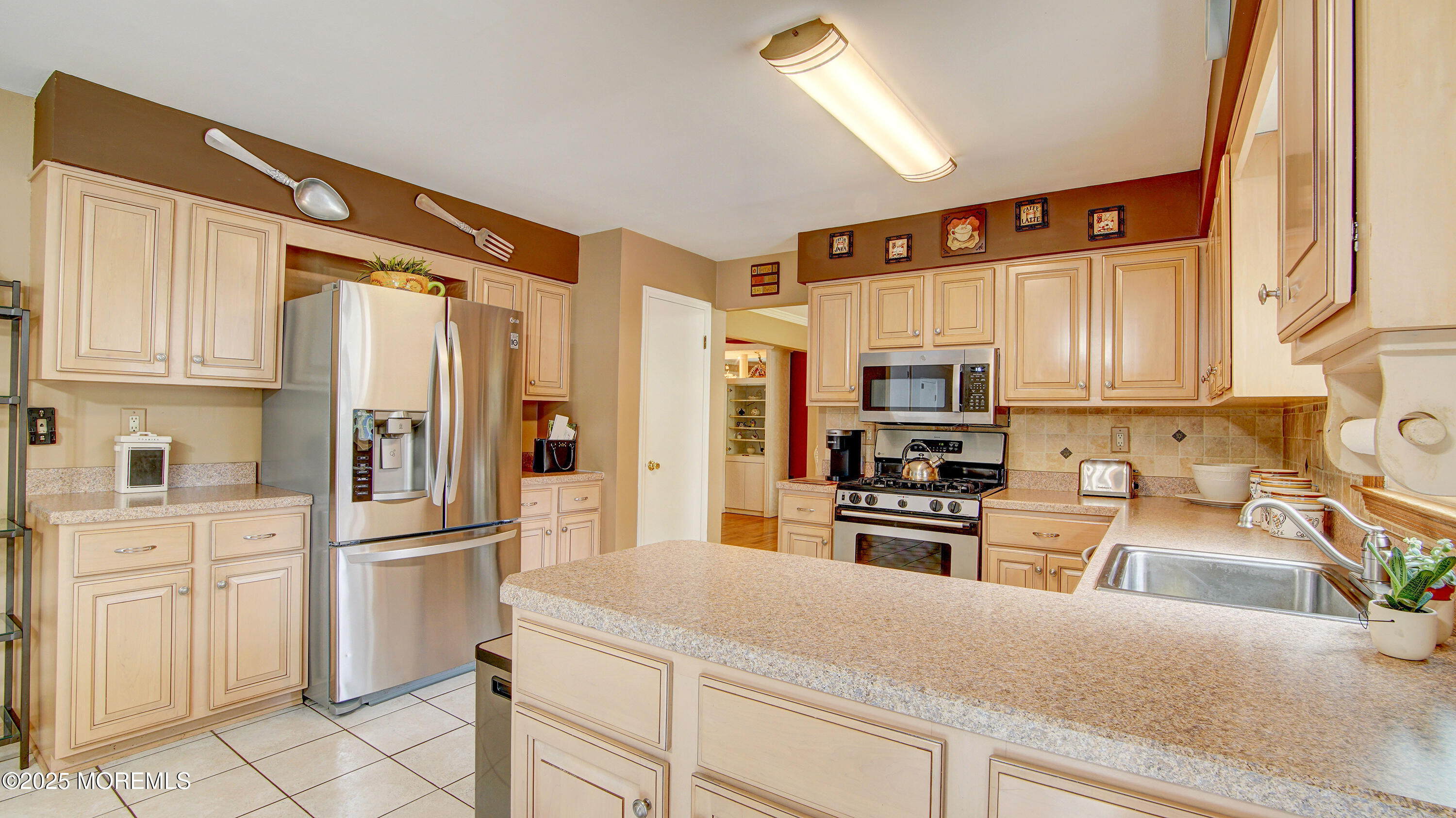 17 Florence Drive, Monroe Township, New Jersey image 16
