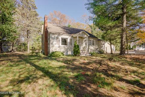 Photo of 862 Bay Avenue, Toms River, NJ 08753 (MLS # 22534191)