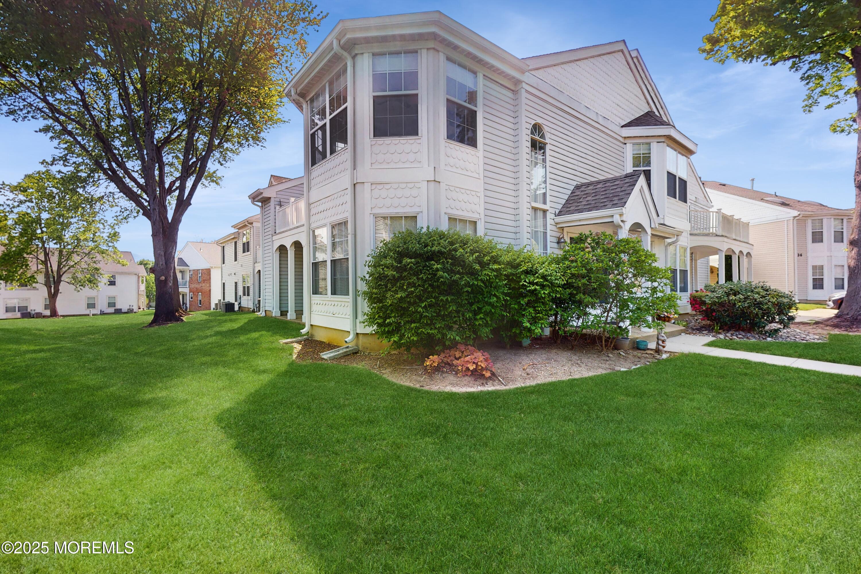 280 Tulip Lane, Freehold, New Jersey image 3