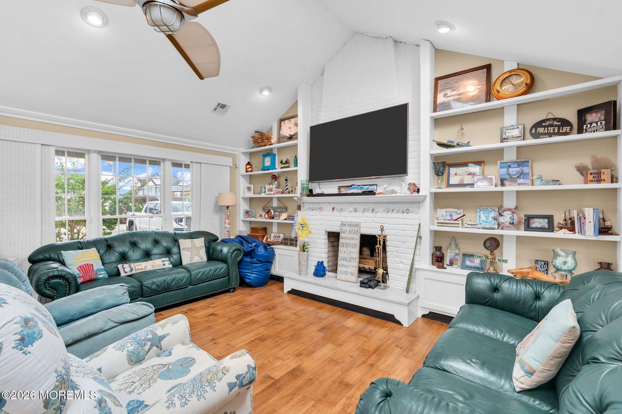 323 Bay Lane