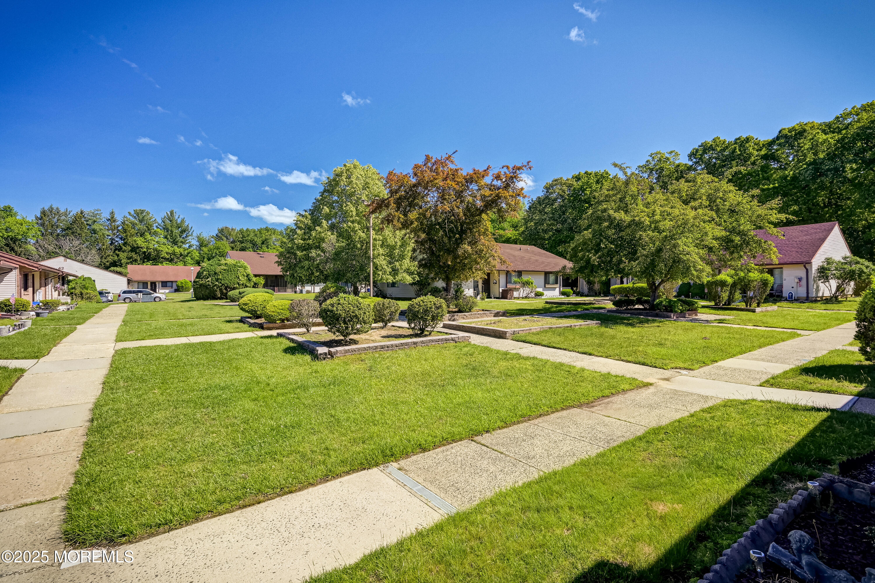 47 Wild Turkey Way #E, Manalapan, New Jersey image 5
