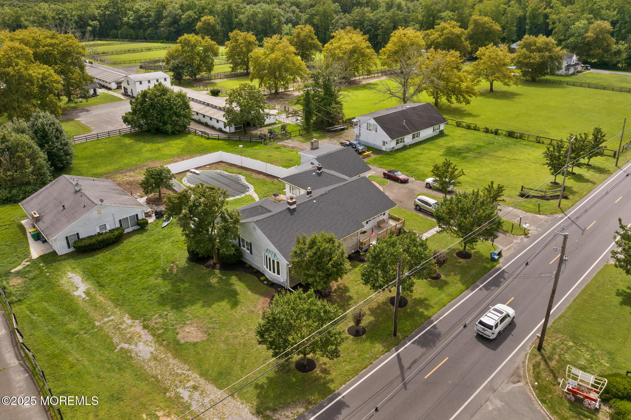 16 Archertown Road