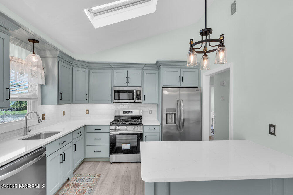 24 Hamilton Court, Toms River, New Jersey image 2