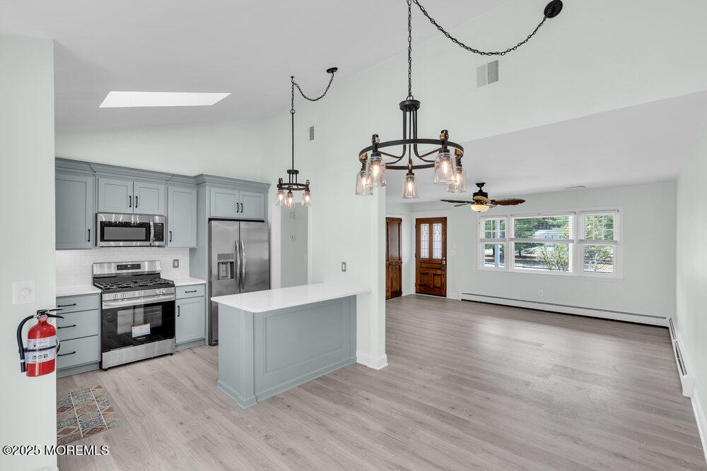 24 Hamilton Court, Toms River, New Jersey image 3