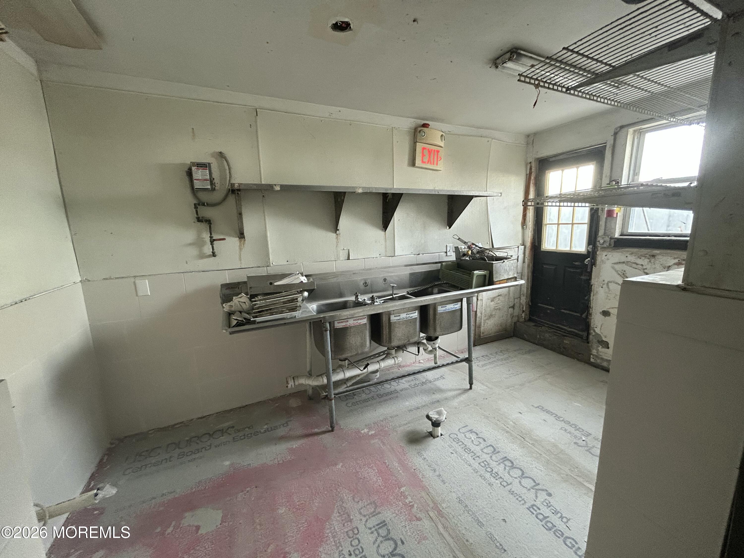 111 Bay Avenue Front