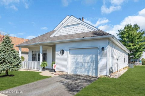 Photo of 5 Florence Drive, Manchester, NJ 08759 (MLS # 22610395)