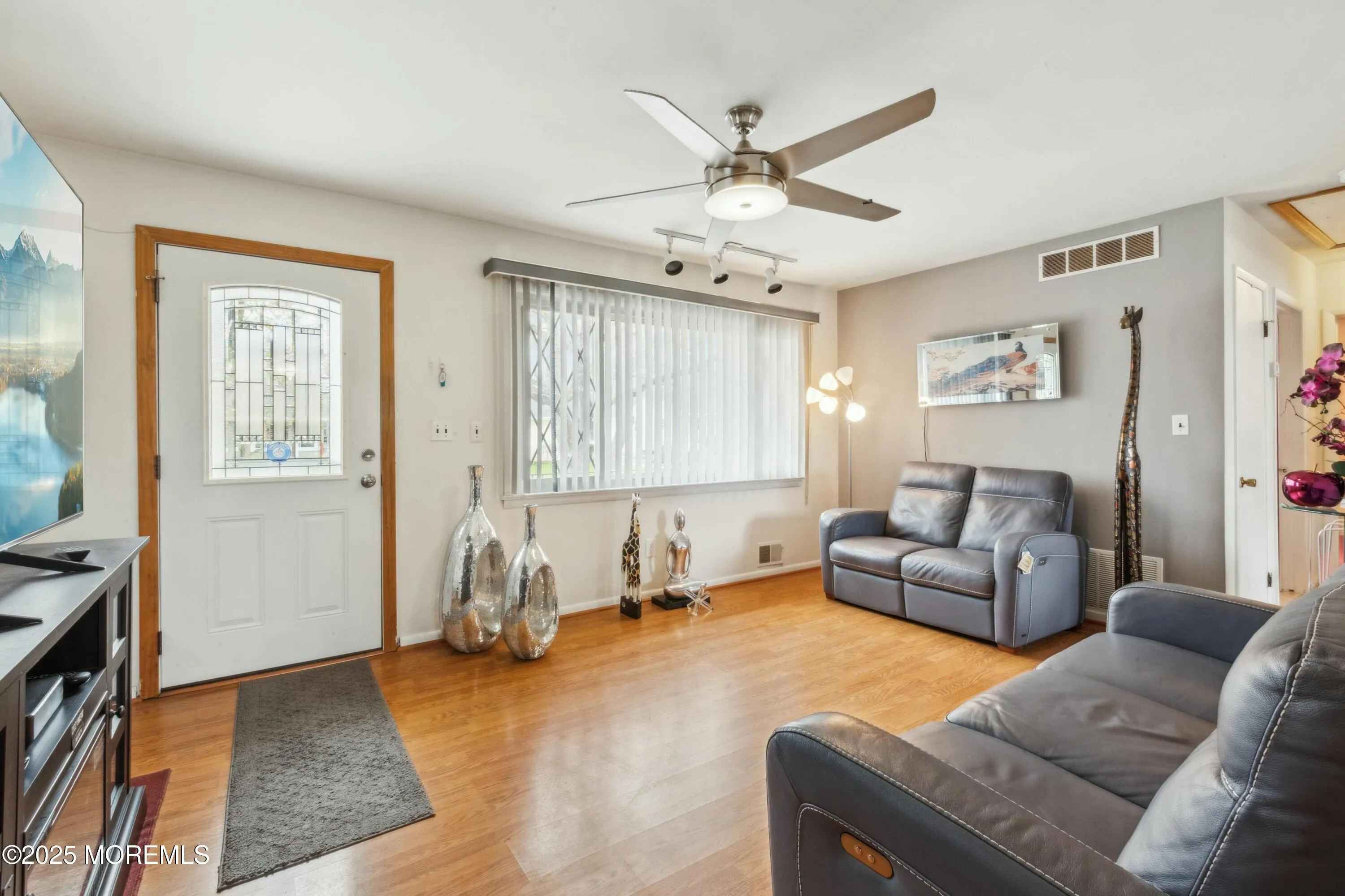 Freehold, New Jersey 07728, United States, 2 Bedrooms Bedrooms, ,1 BathroomBathrooms,Residential,Active,112352